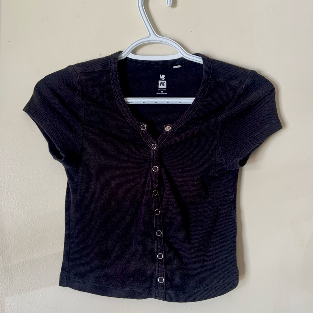 Me to we basic black cropped tee